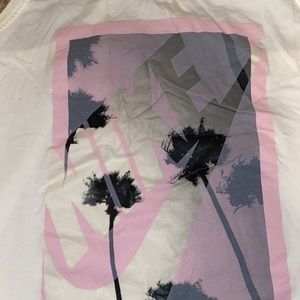 Super cute never worn before Nike tanktop